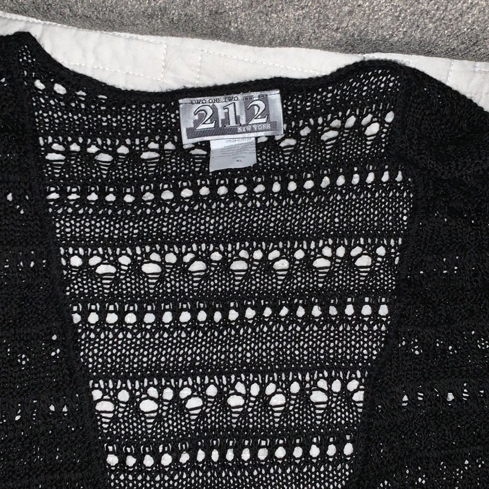 Black crochet shrug/sweater - Picture 4 of 4
